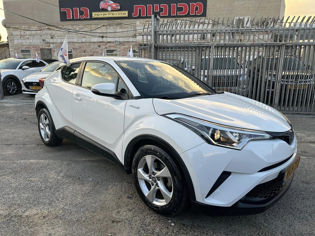 טויוטה CHR (1)