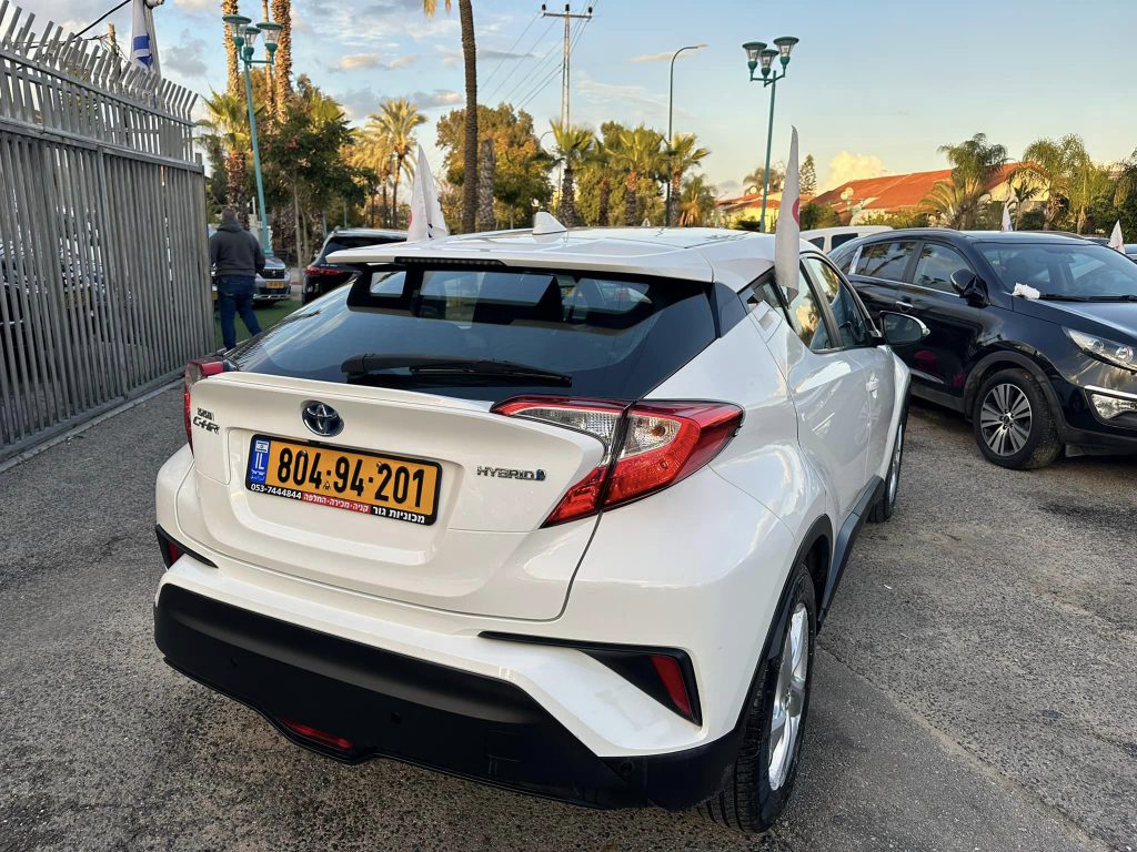 טויוטה CHR (3)