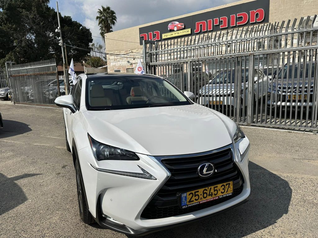 לקסוס NX300H (2)